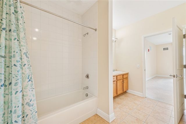 5570 Centre Ave 306, Shadyside, PA 15232