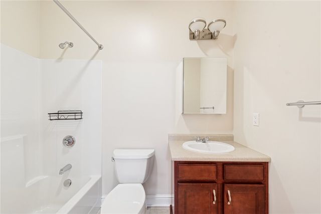 5570 Centre Ave 306, Shadyside, PA 15232