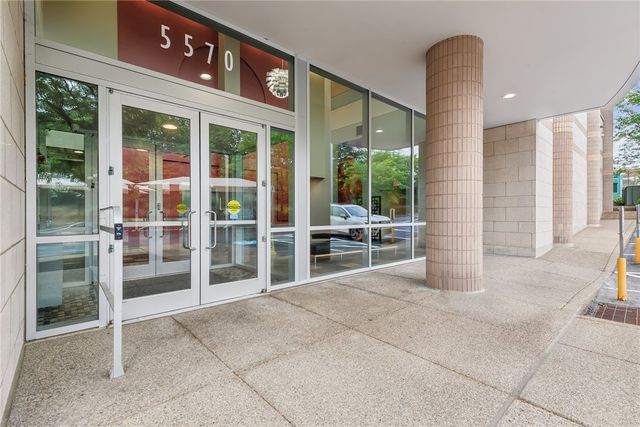 5570 Centre Ave 306, Shadyside, PA 15232