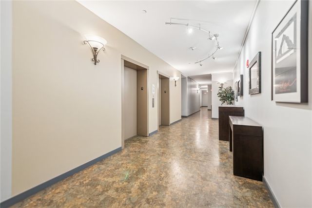 5570 Centre Ave 306, Shadyside, PA 15232