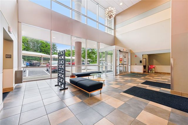 5570 Centre Ave 306, Shadyside, PA 15232