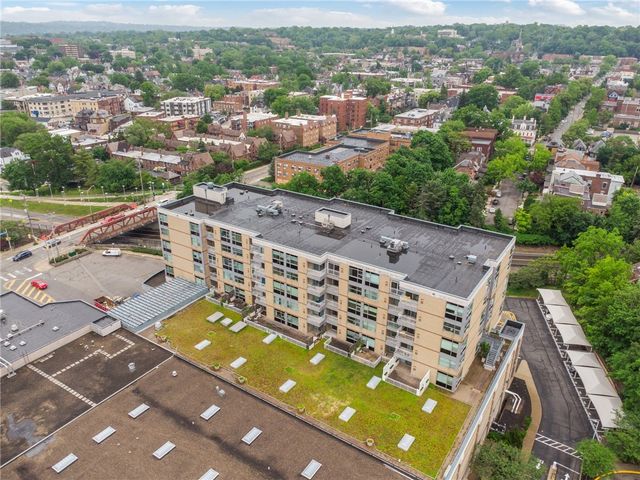 5570 Centre Ave 306, Shadyside, PA 15232