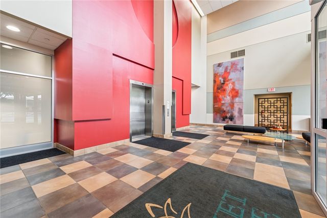 5570 Centre Ave 306, Shadyside, PA 15232