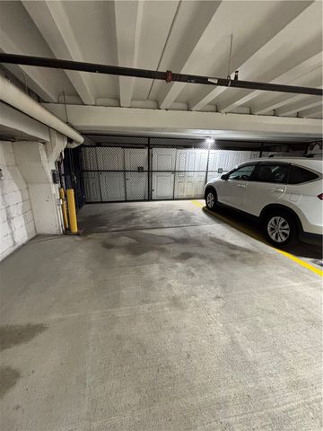 5570 Centre Ave 306, Shadyside, PA 15232