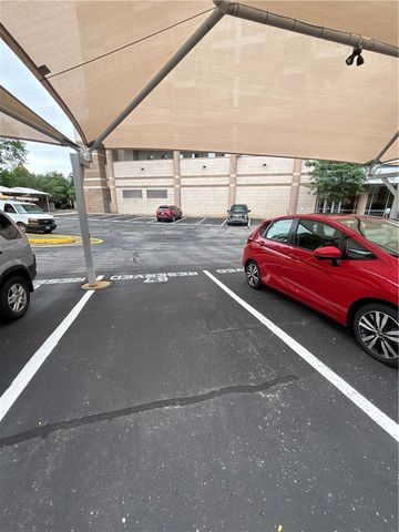 5570 Centre Ave 306, Shadyside, PA 15232