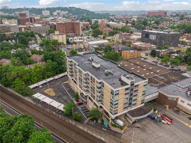 5570 Centre Ave 306, Shadyside, PA 15232