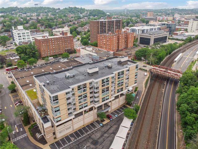 5570 Centre Ave 306, Shadyside, PA 15232