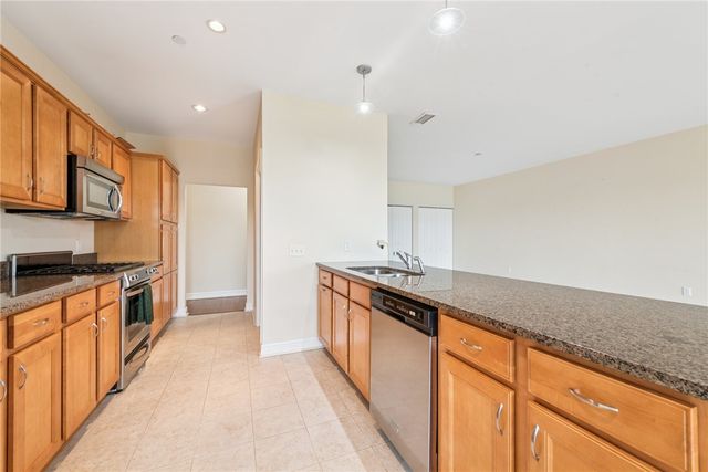 5570 Centre Ave 306, Shadyside, PA 15232