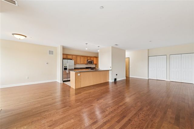 5570 Centre Ave 306, Shadyside, PA 15232