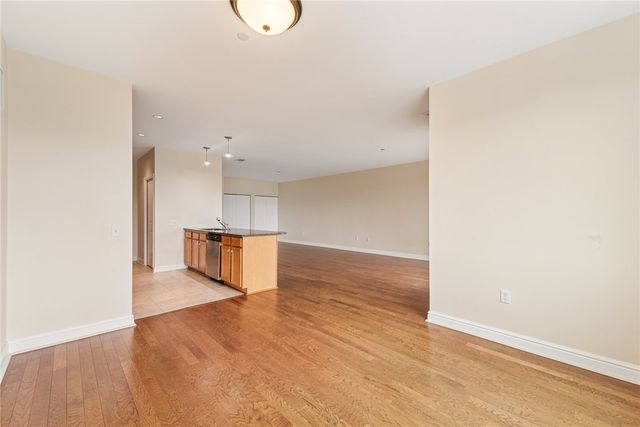 5570 Centre Ave 306, Shadyside, PA 15232