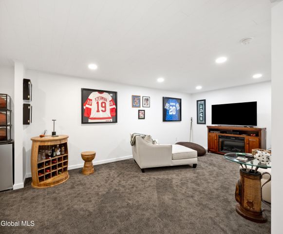 14 Little Drive, Malta, NY 12020