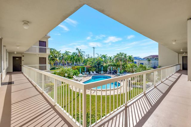 1131 SE 4th Street 2030, Boynton Beach, FL 33435