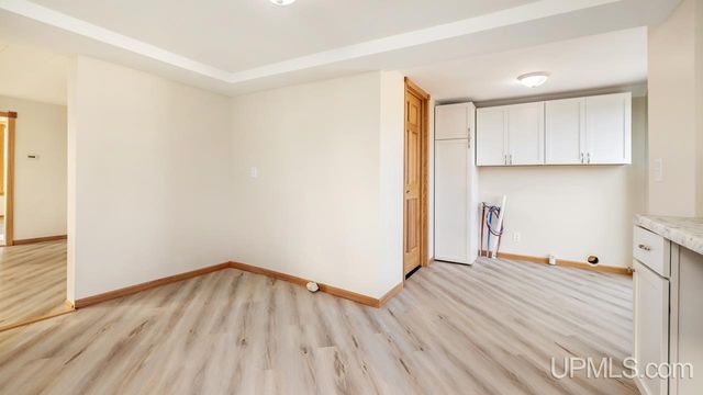 607 N 7th Street, Gladstone, MI 49837