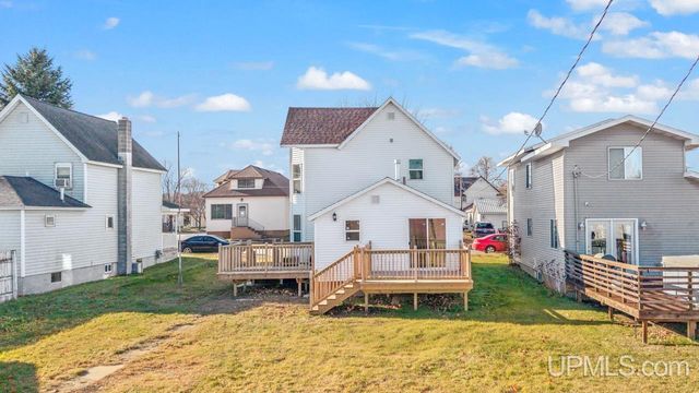 607 N 7th Street, Gladstone, MI 49837