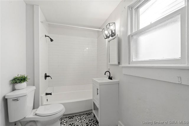 1825 Center Street, New Albany, IN 47150