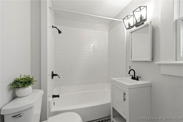 1825 Center Street, New Albany, IN 47150