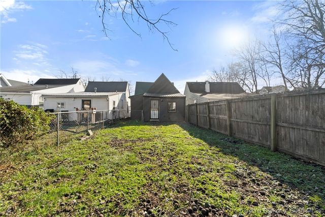 1825 Center Street, New Albany, IN 47150