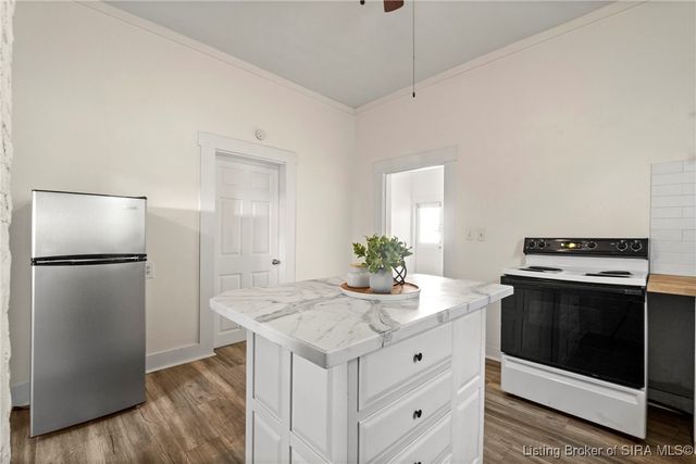 1825 Center Street, New Albany, IN 47150