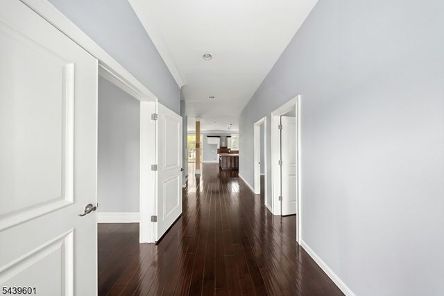 69 Summit Rd, Elizabeth City, NJ 07208