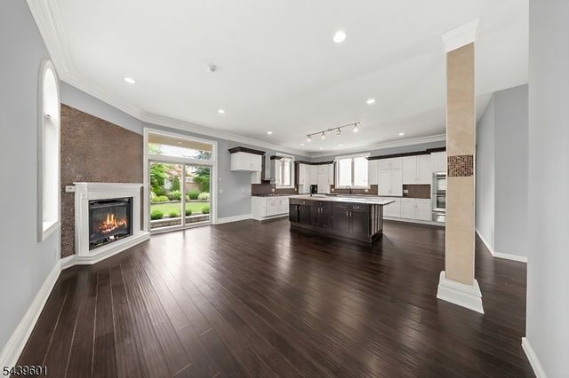 69 Summit Rd, Elizabeth City, NJ 07208