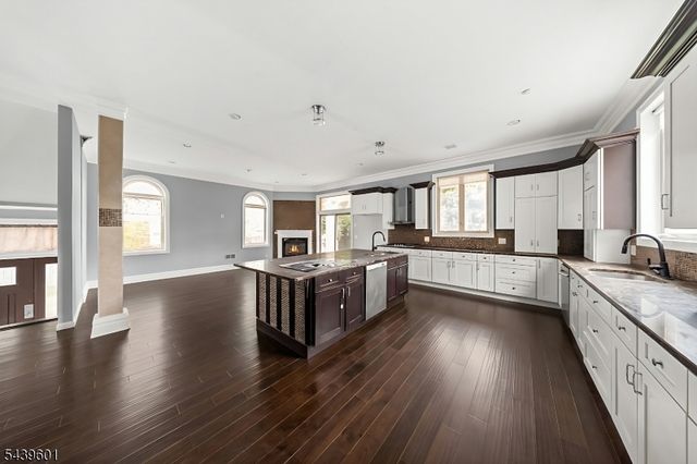 69 Summit Rd, Elizabeth City, NJ 07208