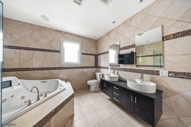 69 Summit Rd, Elizabeth City, NJ 07208