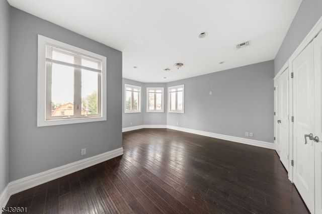 69 Summit Rd, Elizabeth City, NJ 07208