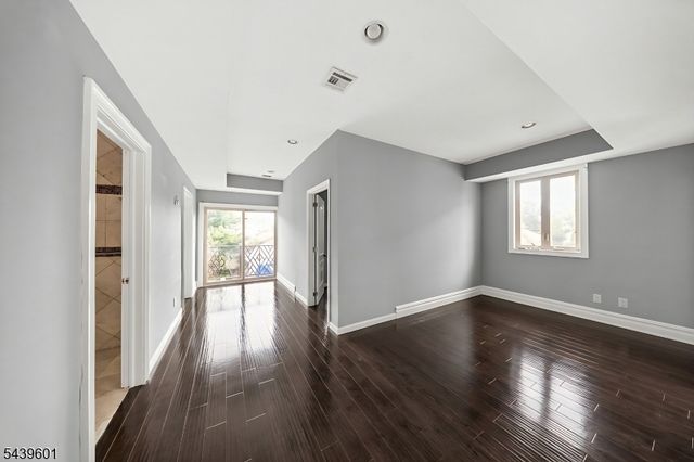 69 Summit Rd, Elizabeth City, NJ 07208