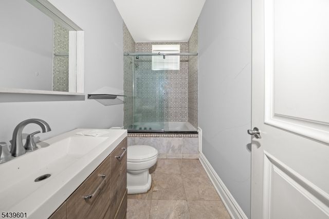 69 Summit Rd, Elizabeth City, NJ 07208