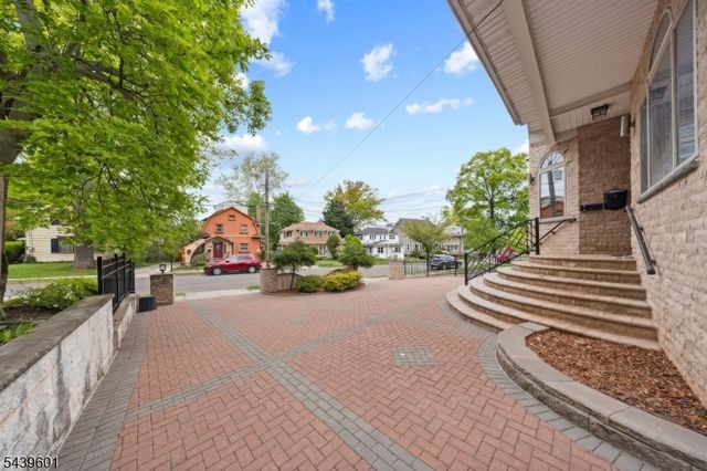 69 Summit Rd, Elizabeth City, NJ 07208