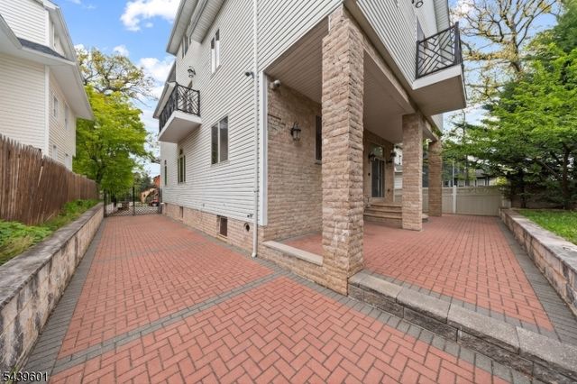 69 Summit Rd, Elizabeth City, NJ 07208
