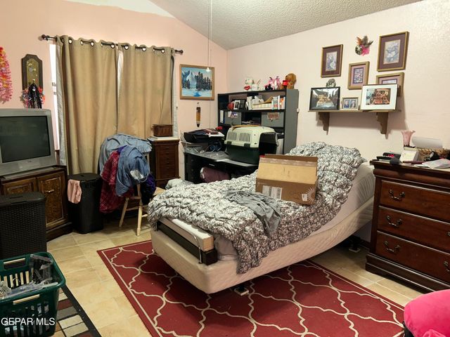 777 MARTHA GALE Drive 777 Martha Gale, El Paso, TX 79912