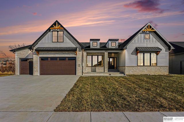 3642 Wilderness Hills Boulevard, Lincoln, NE 68516