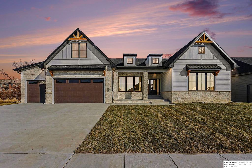 3642 Wilderness Hills Boulevard, Lincoln, NE 68516