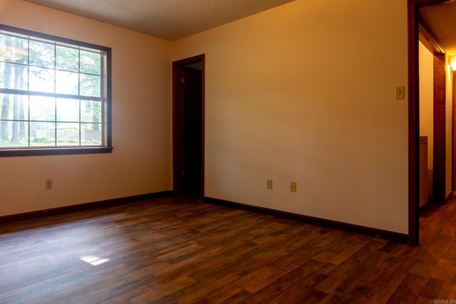 504 Green Oak Lane, White Hall, AR 71602