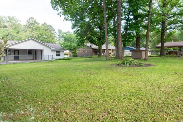 504 Green Oak Lane, White Hall, AR 71602