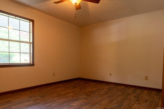 504 Green Oak Lane, White Hall, AR 71602