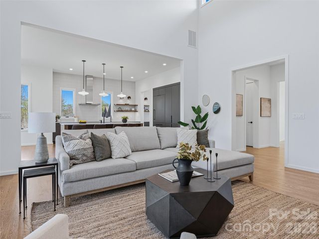 140 Upperfell Court, Asheville, NC 28803