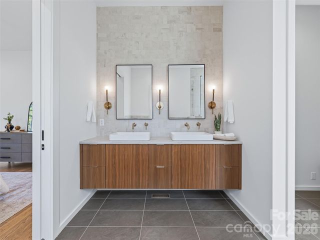 140 Upperfell Court, Asheville, NC 28803