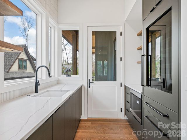 140 Upperfell Court, Asheville, NC 28803