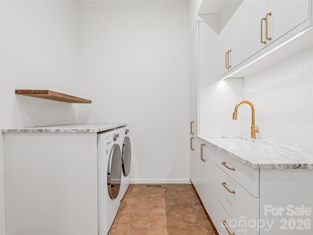 140 Upperfell Court, Asheville, NC 28803