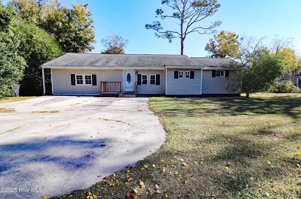 8240 Highway 70, Newport, NC 28570