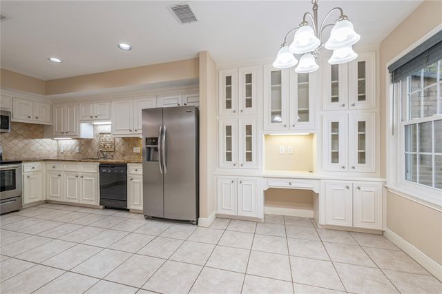 1801 Enterprise Avenue, League City, TX 77573