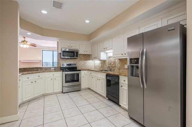 1801 Enterprise Avenue, League City, TX 77573