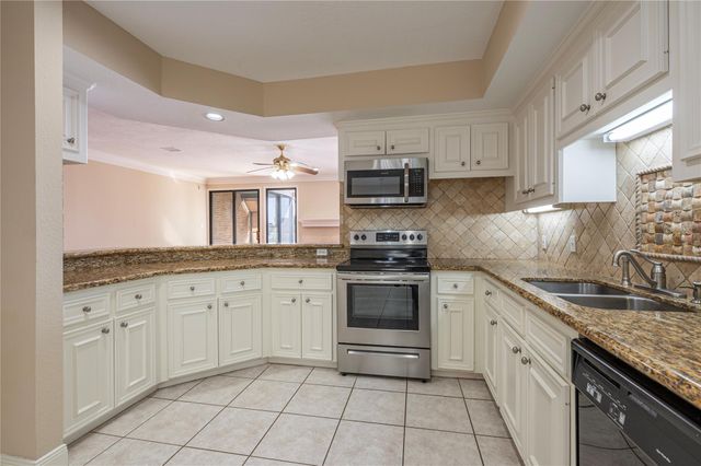 1801 Enterprise Avenue, League City, TX 77573