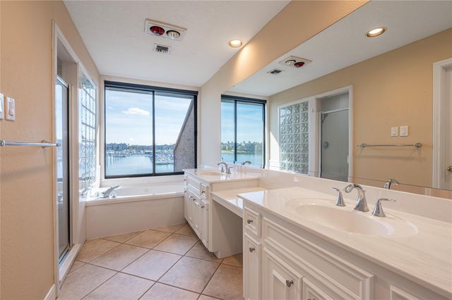 1801 Enterprise Avenue, League City, TX 77573