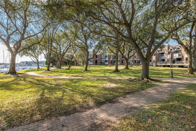 1801 Enterprise Avenue, League City, TX 77573