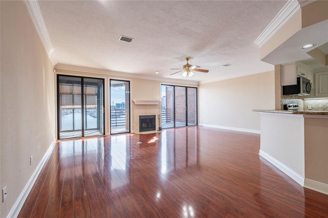 1801 Enterprise Avenue, League City, TX 77573