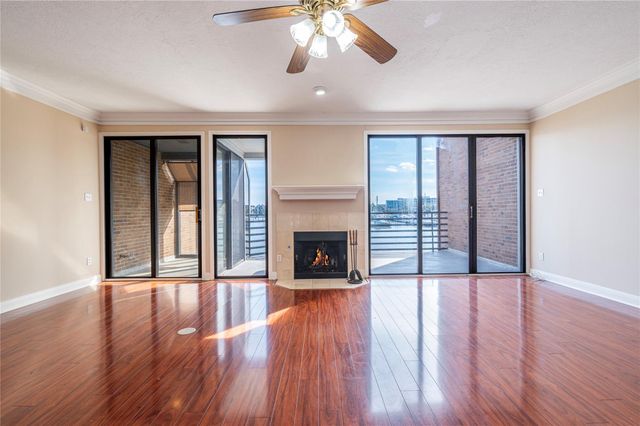 1801 Enterprise Avenue, League City, TX 77573