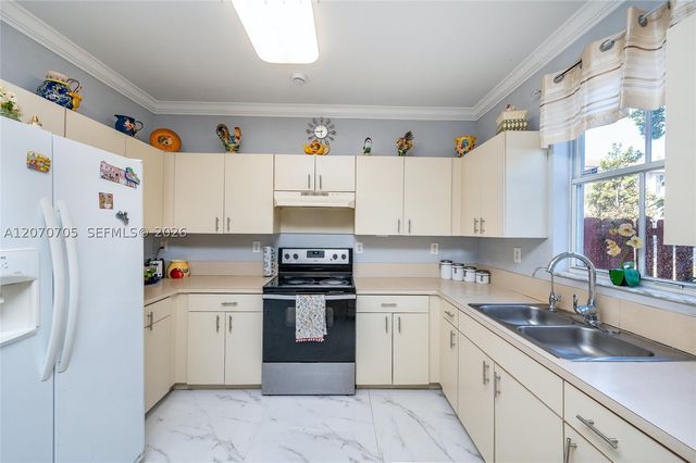 13861 SW 273rd Ter, Homestead, FL 33032